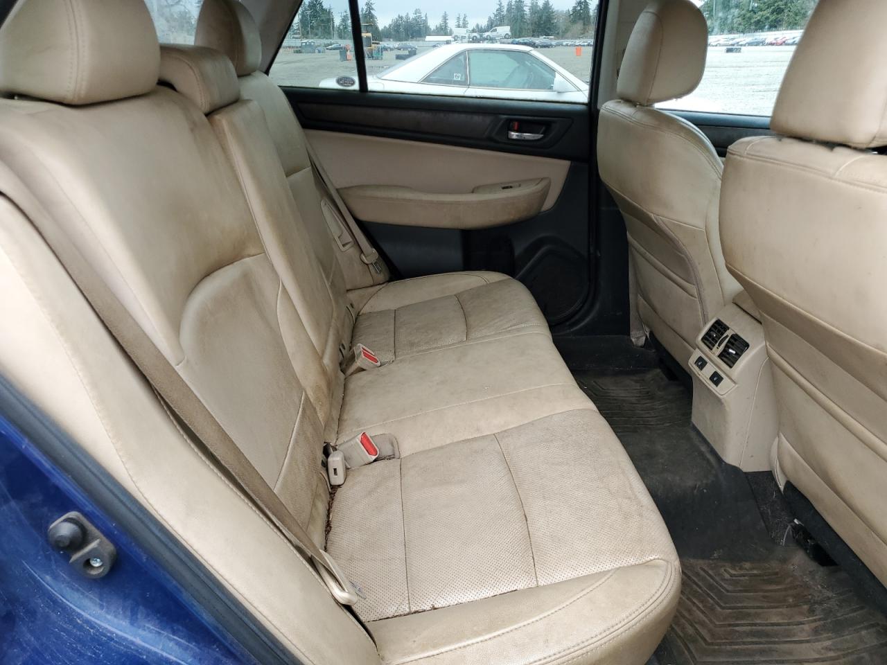 2015 Subaru Outback - Image 11