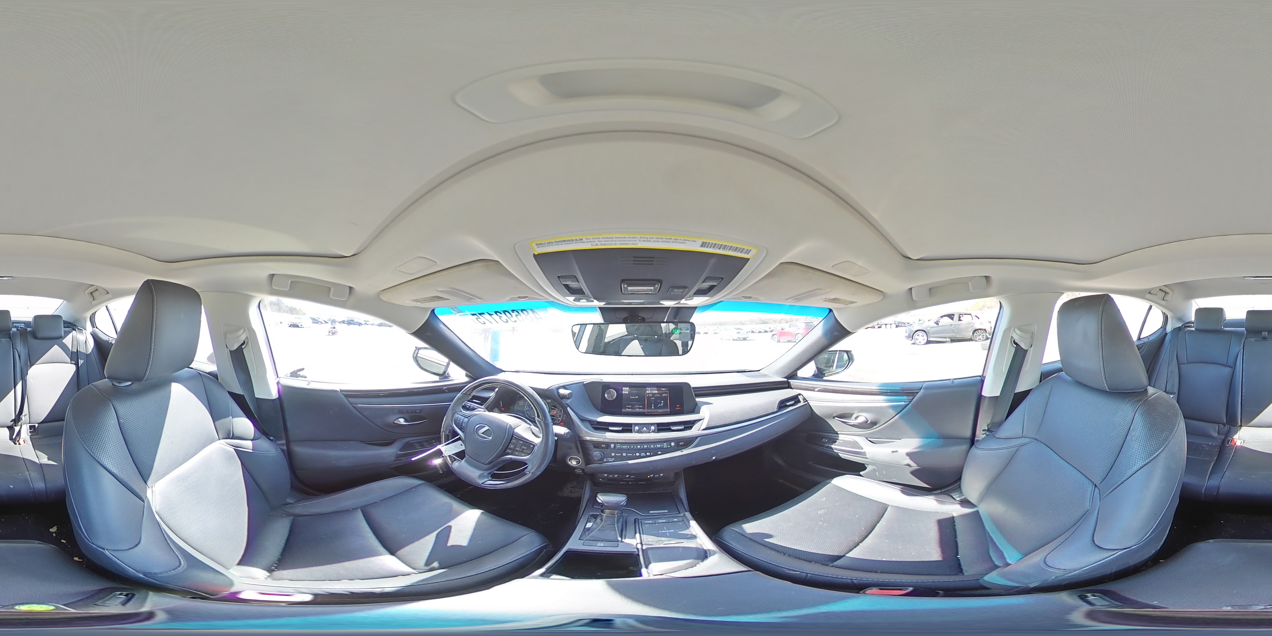 2020 Lexus ES - Image 13