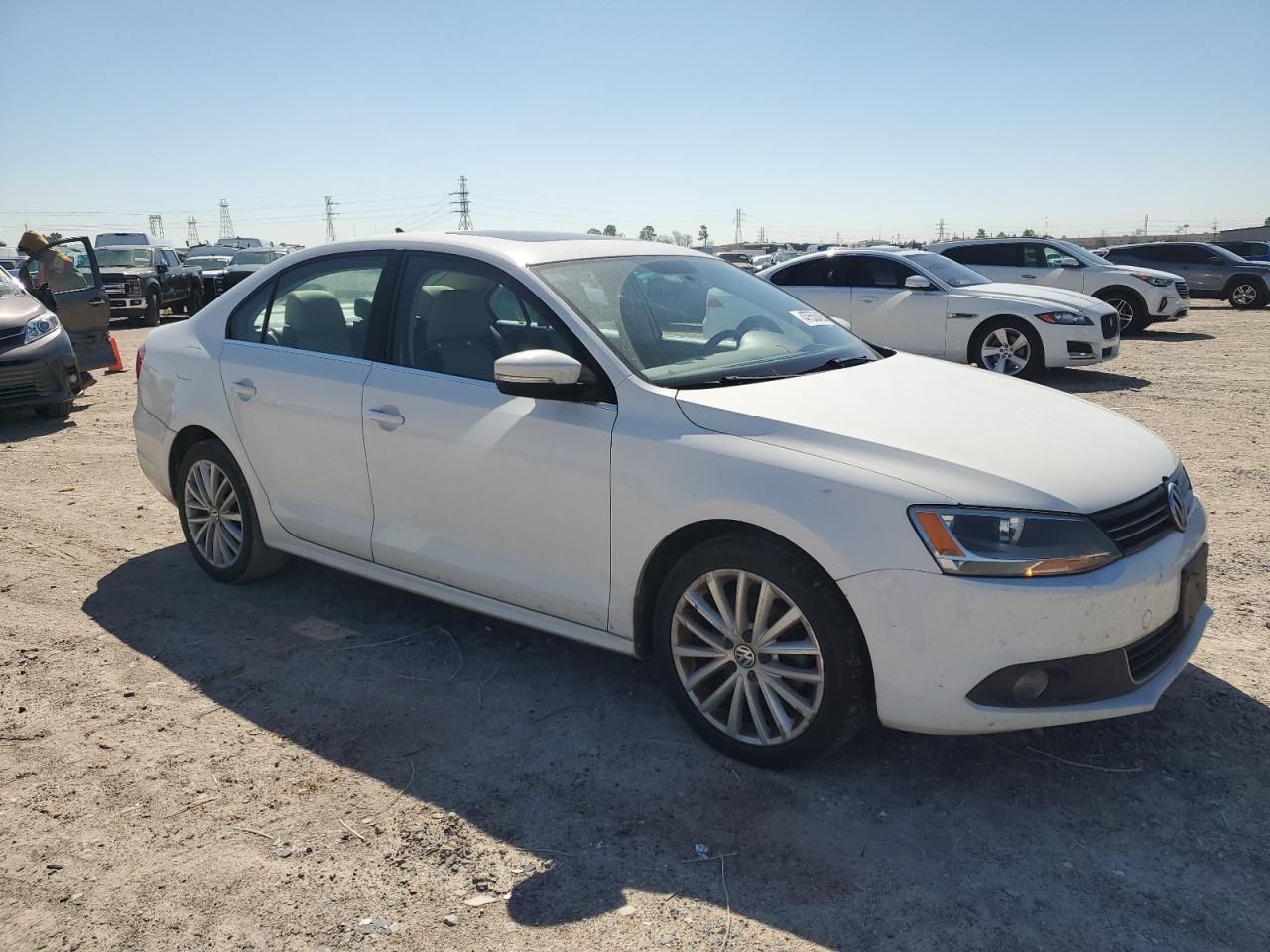 2014 Volkswagen Jetta - Image 4
