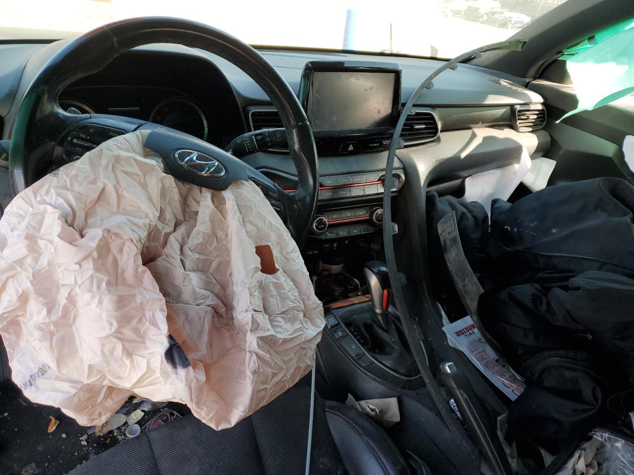 2019 Hyundai Veloster - Image 8