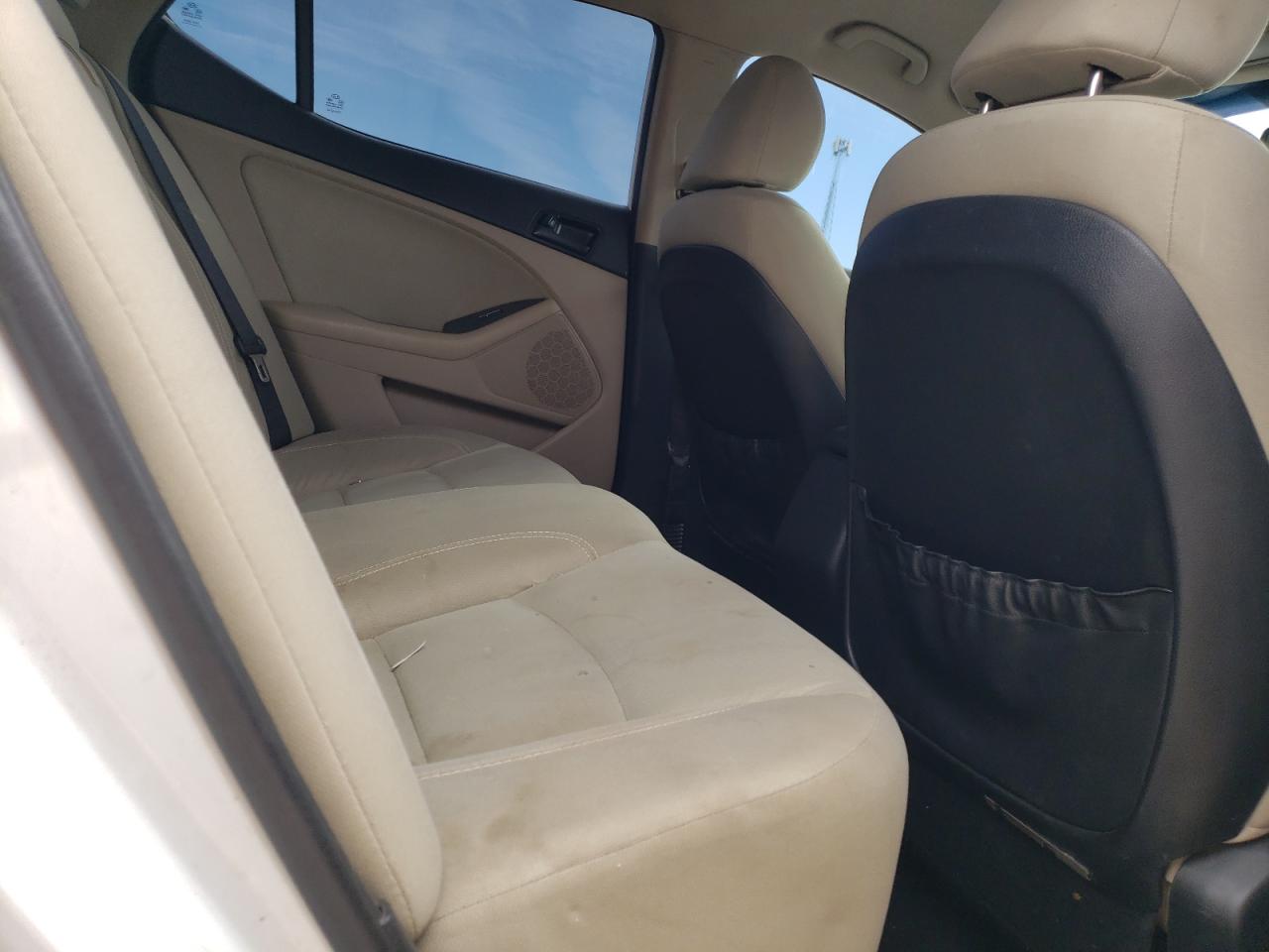 2012 Kia Optima - Image 10