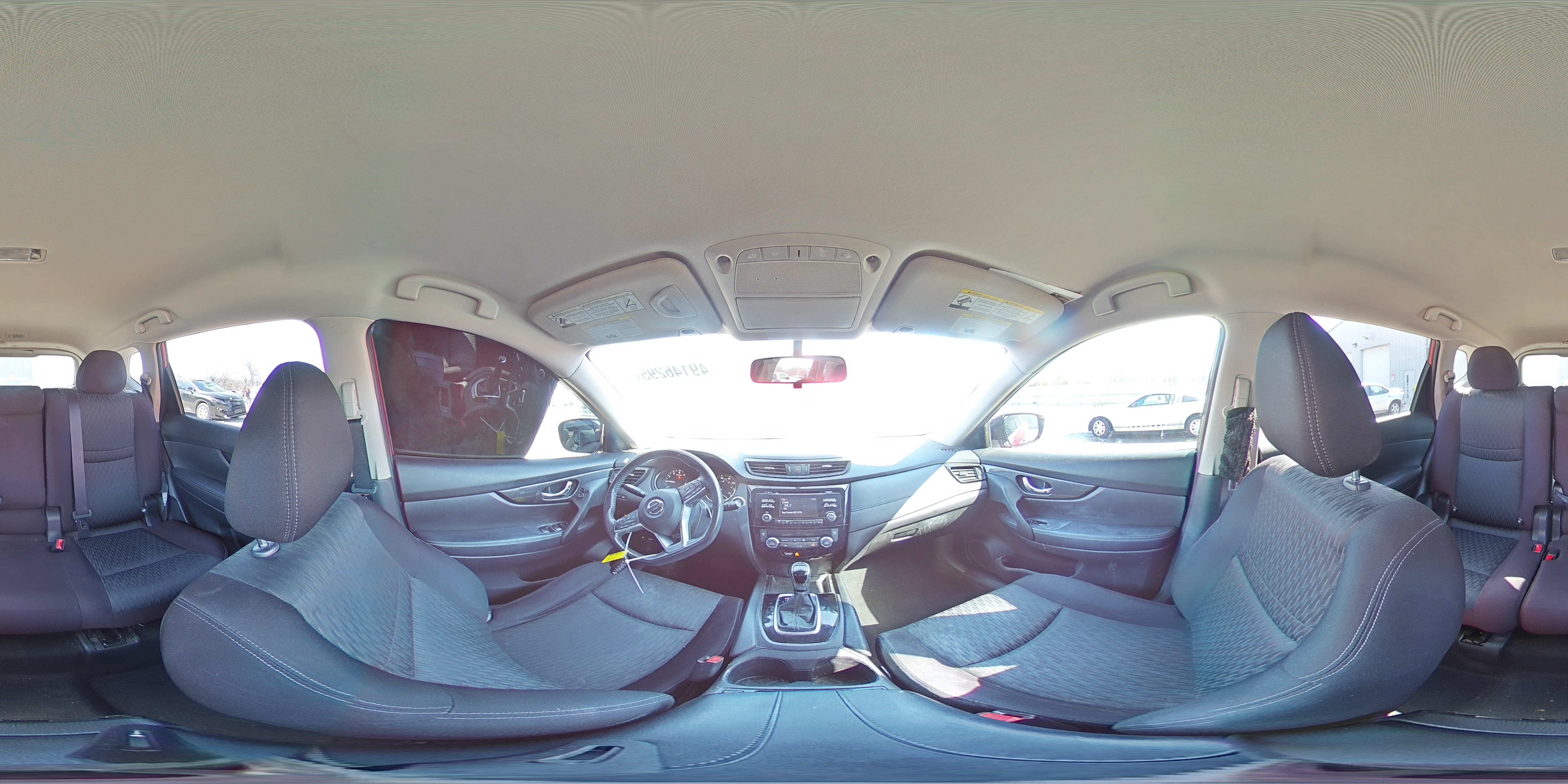 2017 Nissan Rogue - Image 16