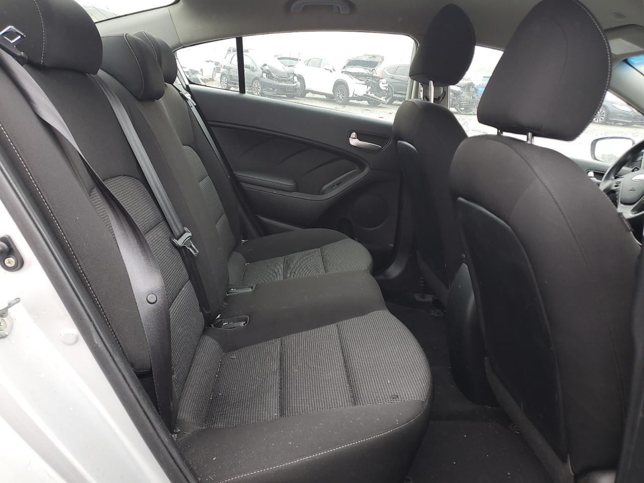 2017 Kia Forte - Image 10