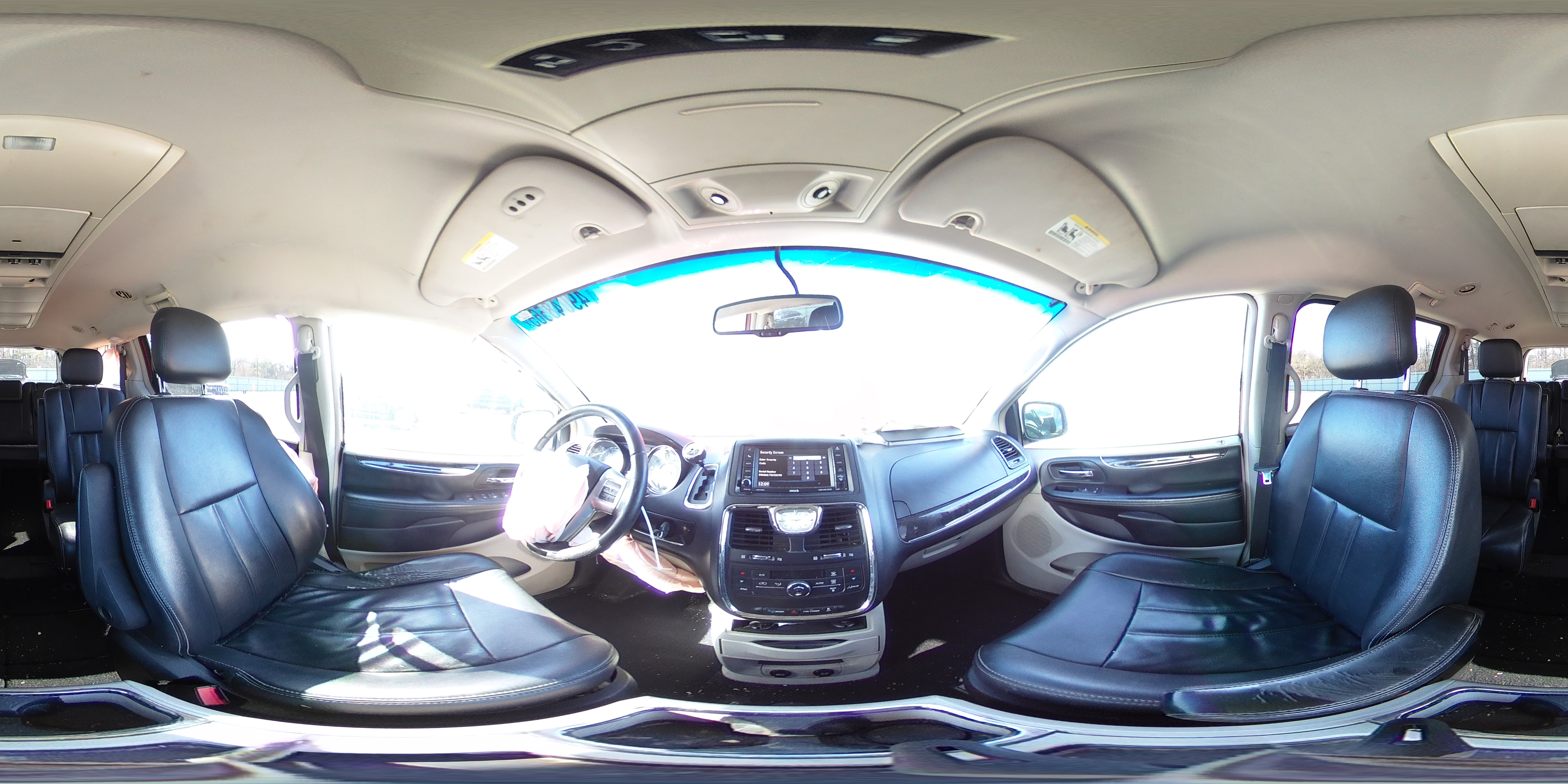 2014 Chrysler Town & Country - Image 14