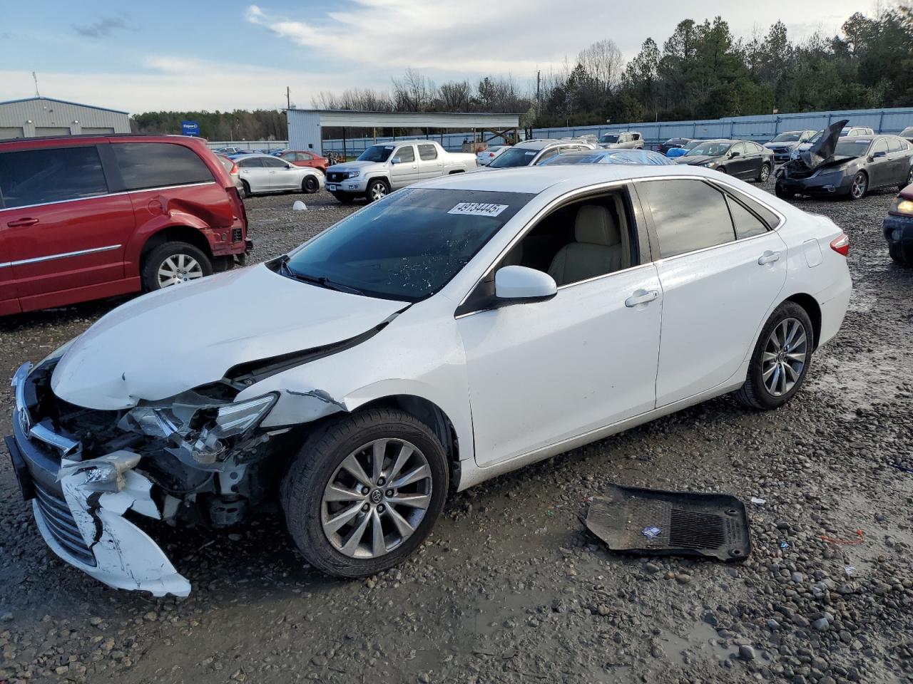 2016 Toyota Camry Le for Sale in Memphis, TN - Front End