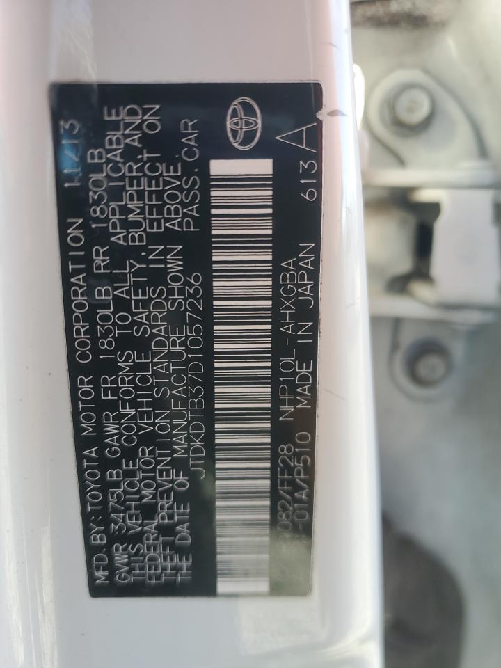 2013 Toyota Prius - Image 14