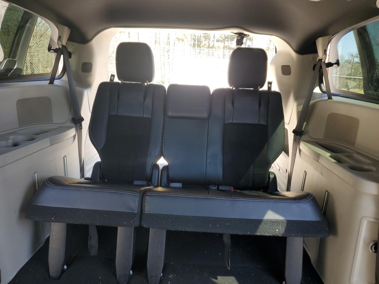 2019 Dodge Caravan - Image 10