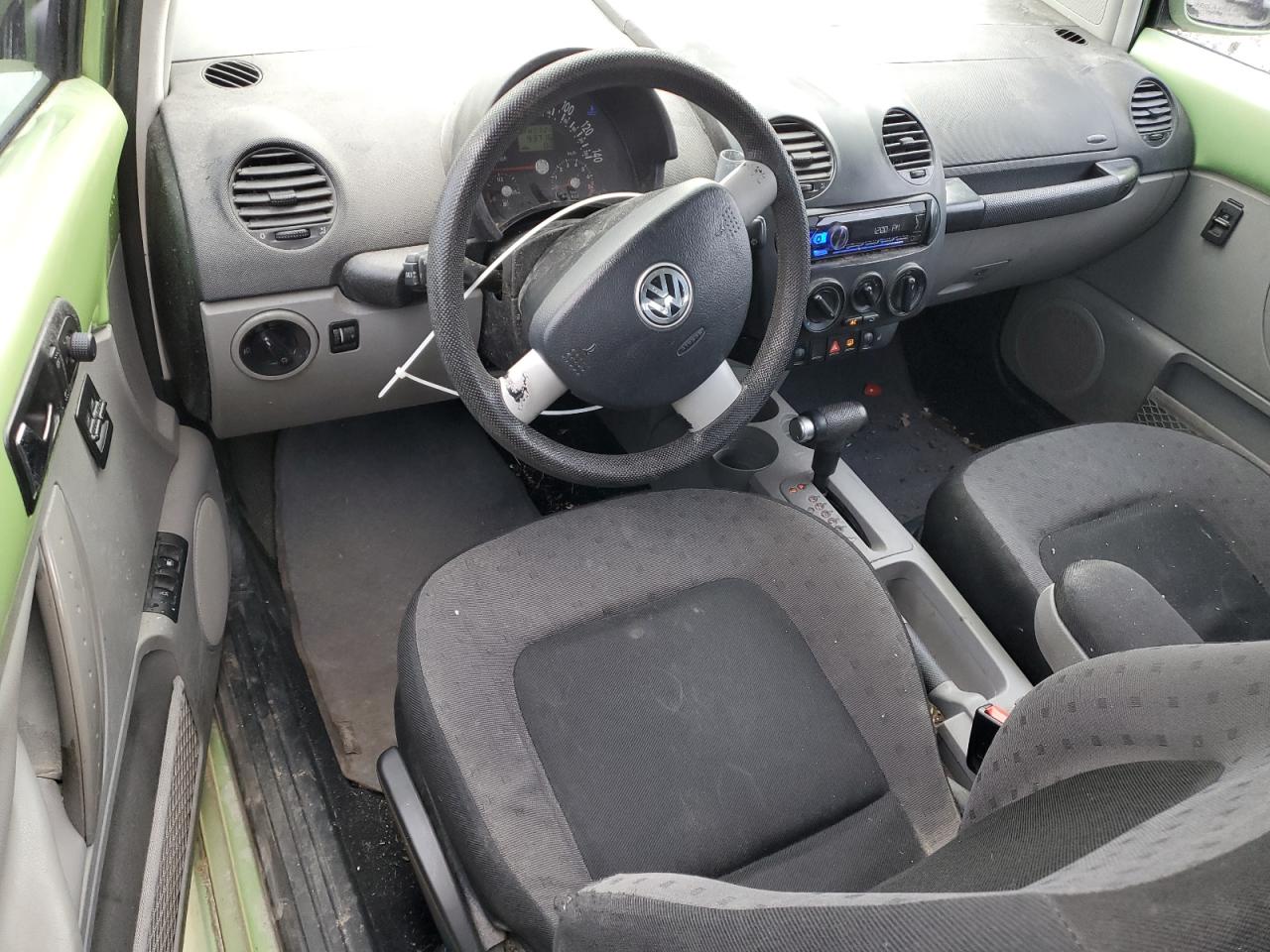 2001 Volkswagen Beetle - Image 8