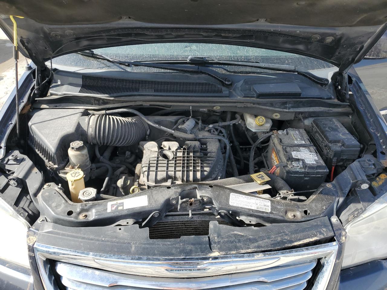 2013 Chrysler Town & Country - Image 14