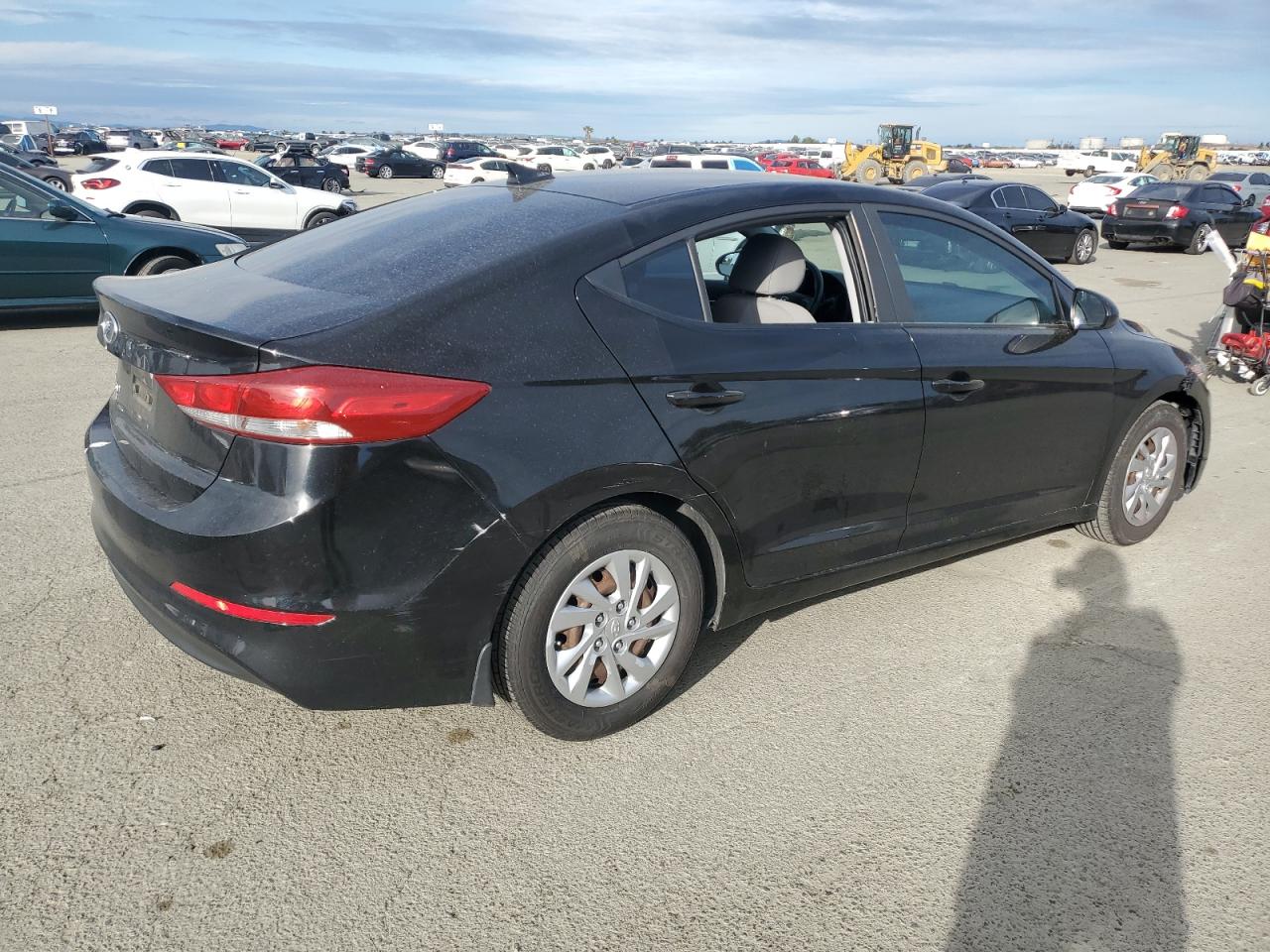 2017 Hyundai Elantra - Image 3