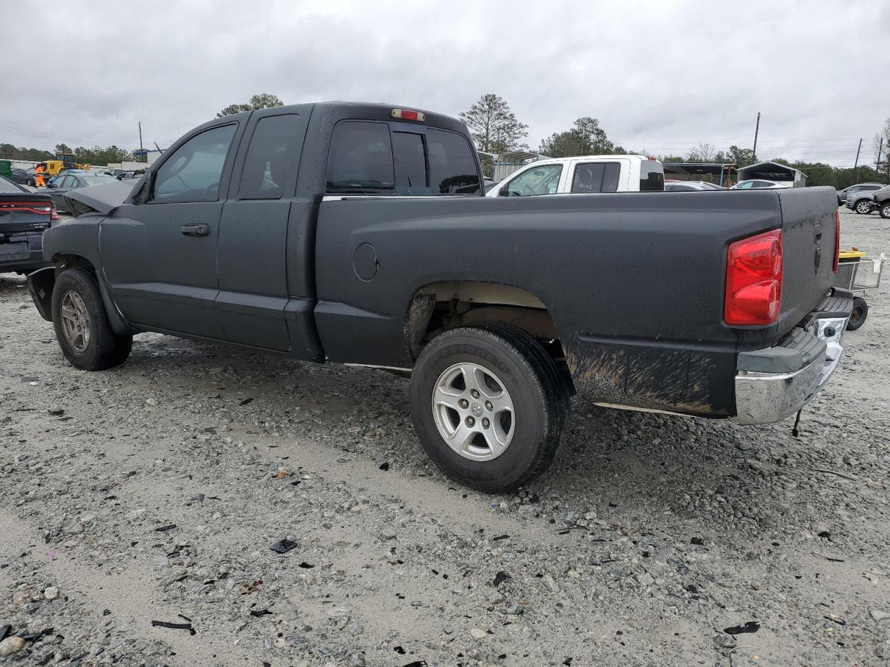 2007 Dodge Dakota - Image 2