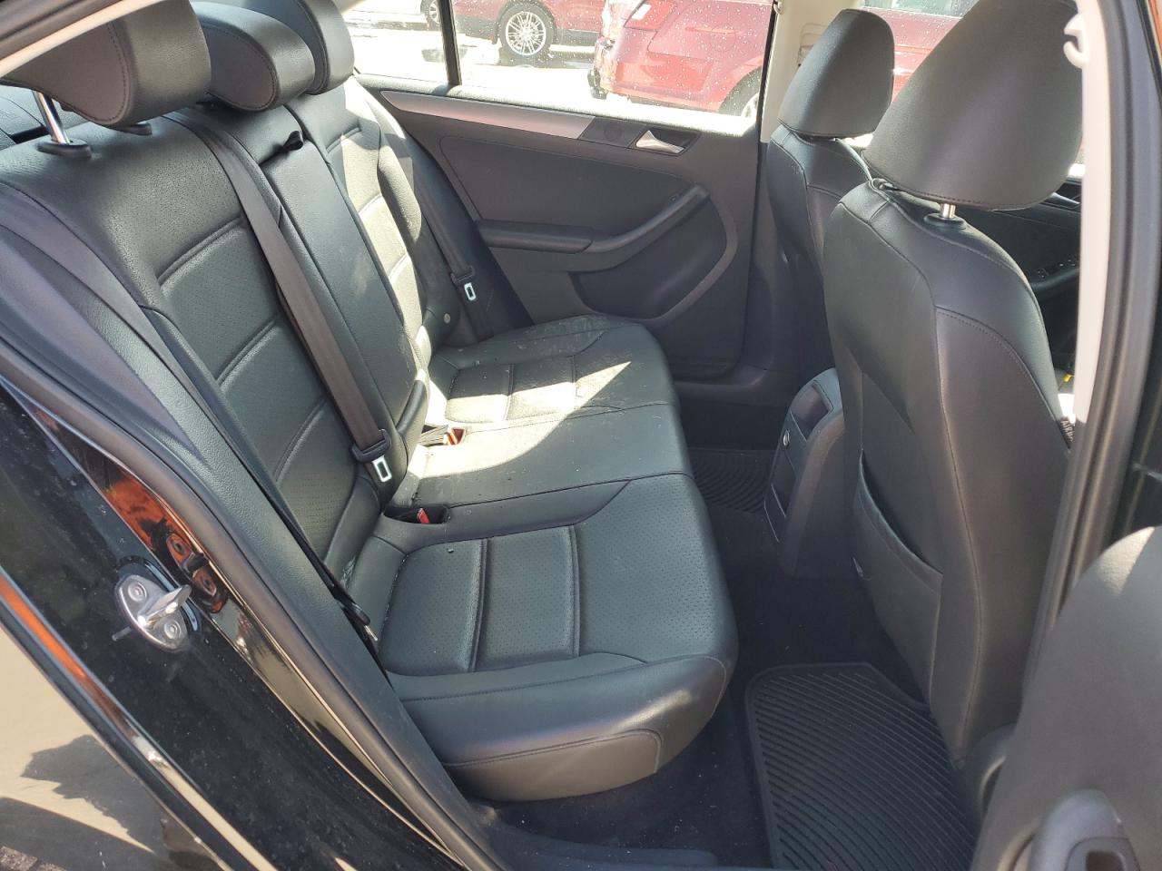 2015 Volkswagen Jetta - Image 10