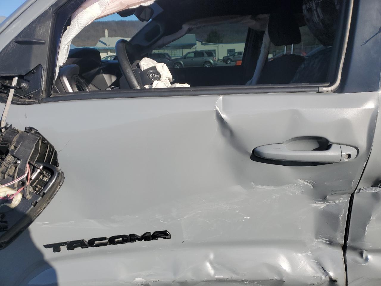 2019 Toyota Tacoma - Image 7
