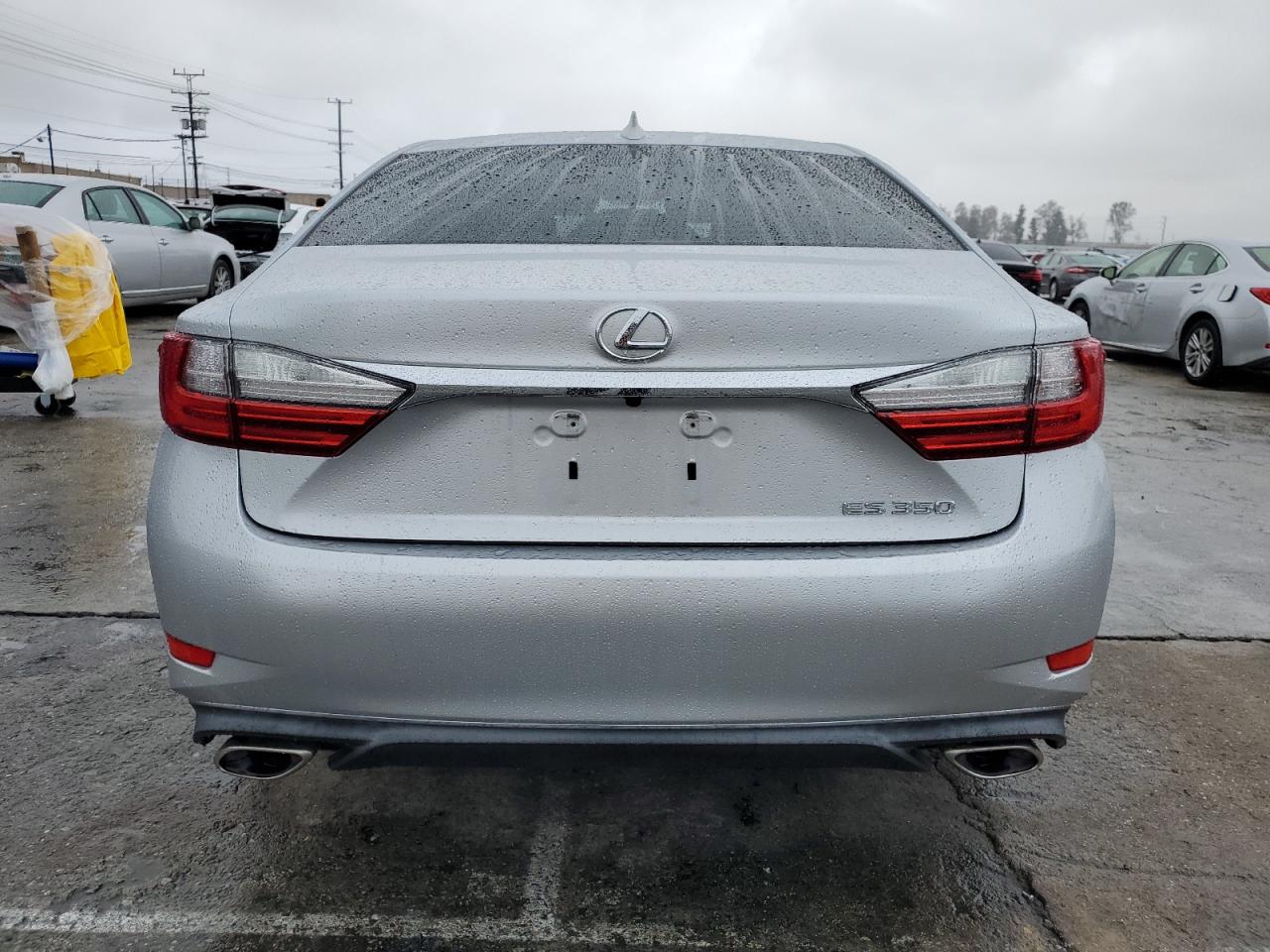 2016 Lexus ES - Image 6
