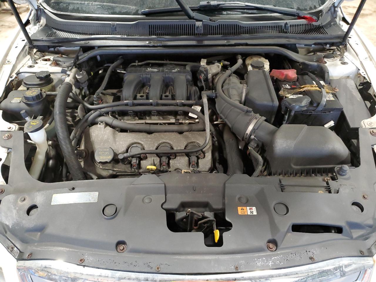 2011 Ford Taurus - Image 11