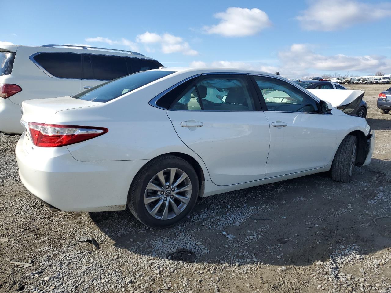 2016 Toyota Camry - Image 3