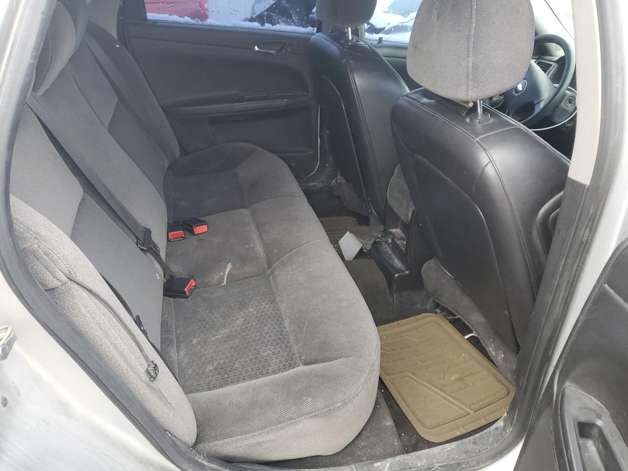 2009 Chevrolet Impala - Image 10