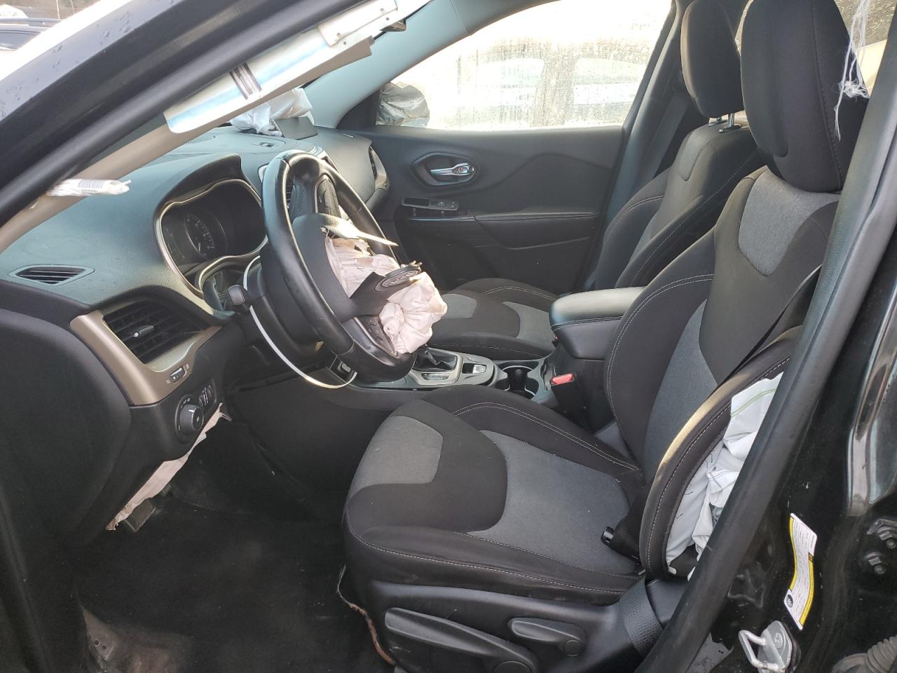 2014 Jeep Cherokee Latitude VIN: 1C4PJMCS3EW232399 Lot: 49805215