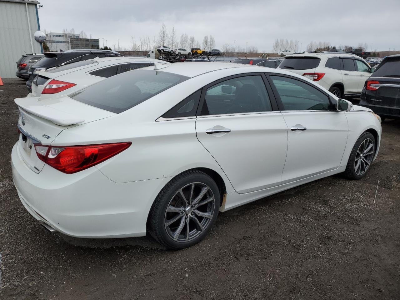 2011 Hyundai Sonata - Image 3