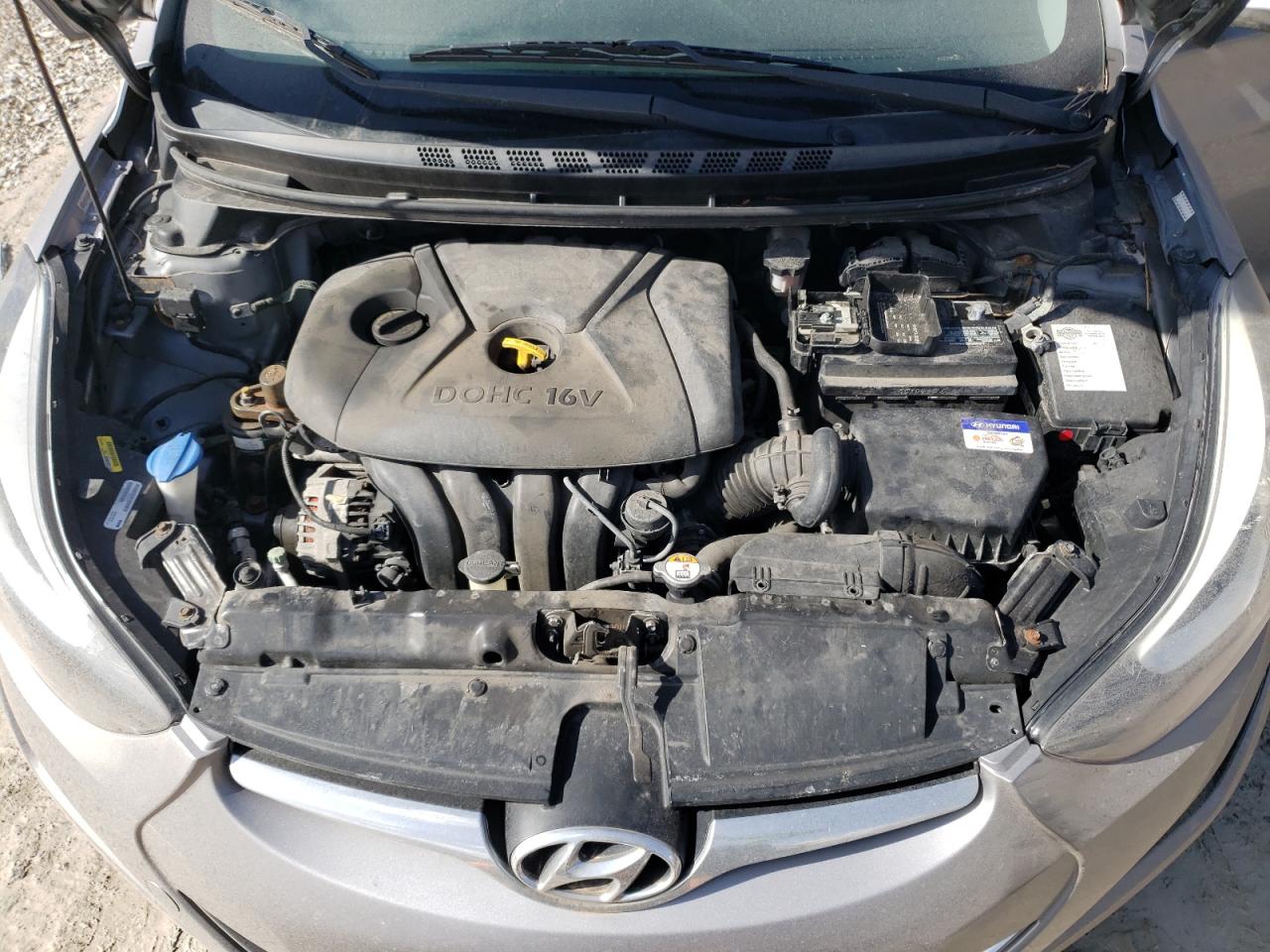 2016 Hyundai Elantra - Image 12
