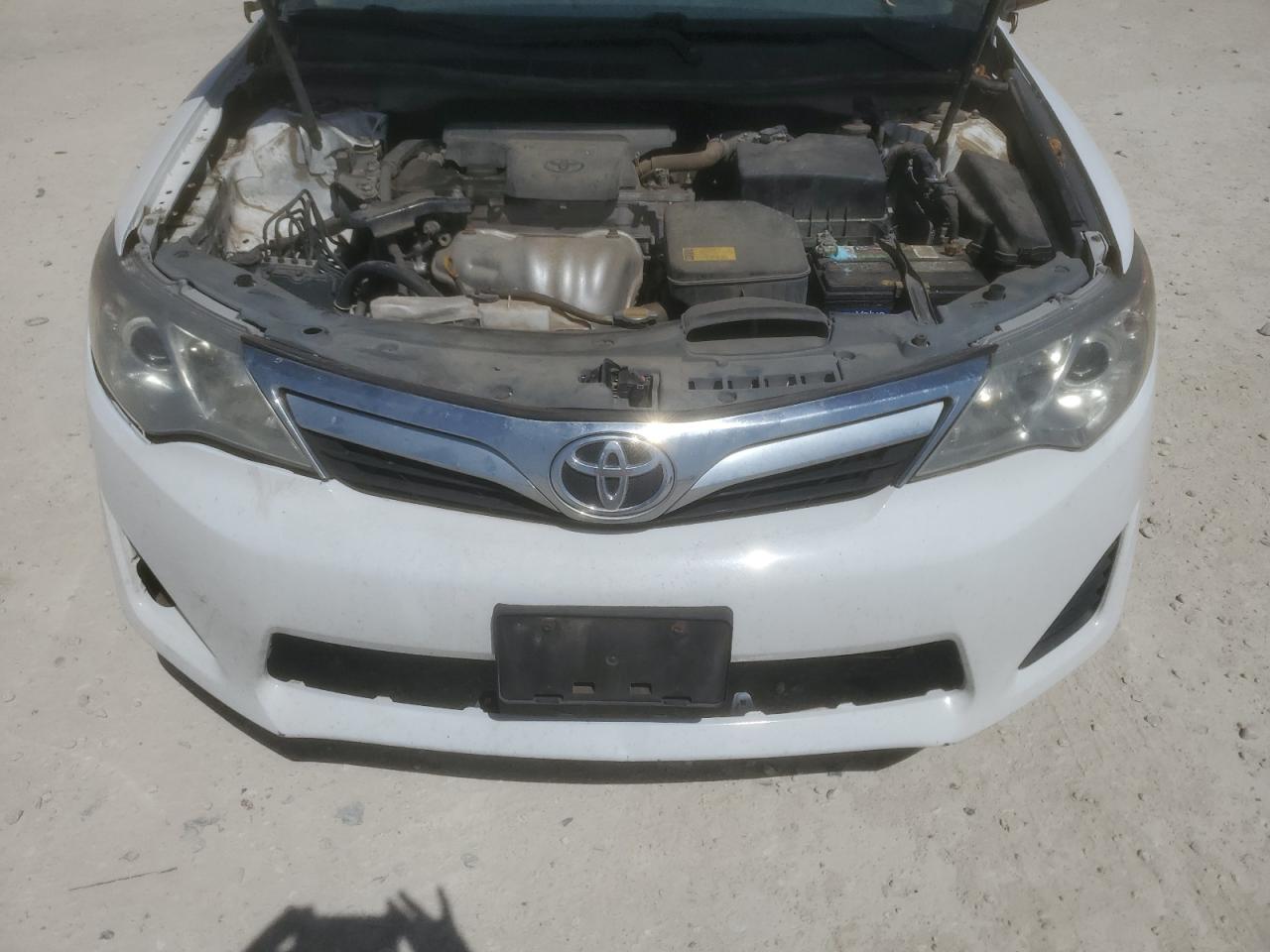 2012 Toyota Camry - Image 11