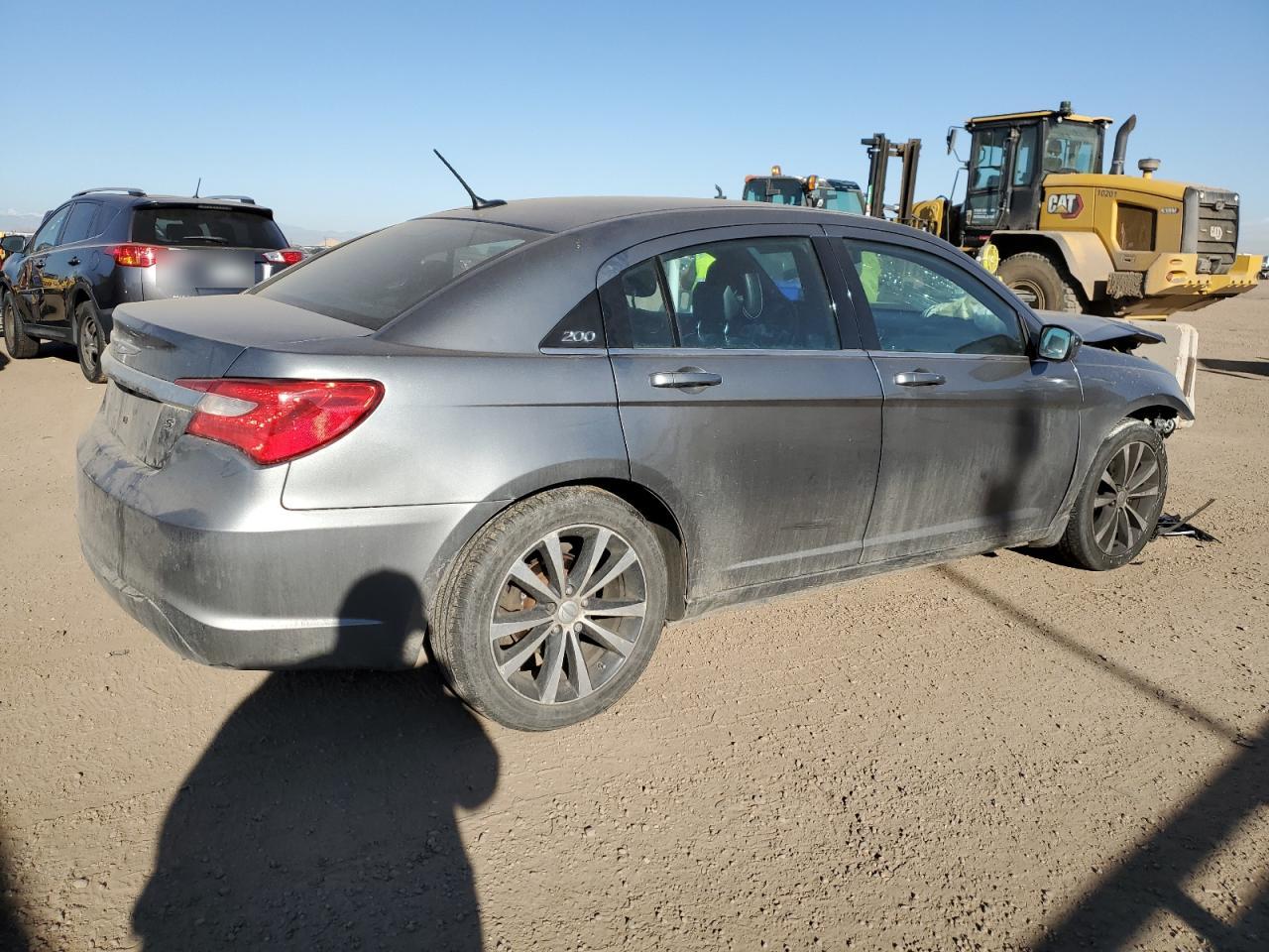 2013 Chrysler 200 - Image 3