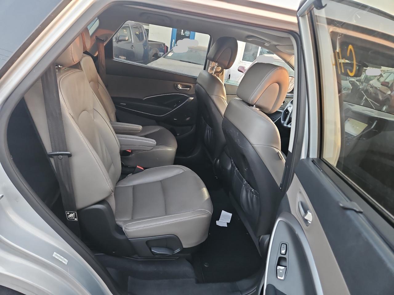 2015 Hyundai Santa Fe - Image 6