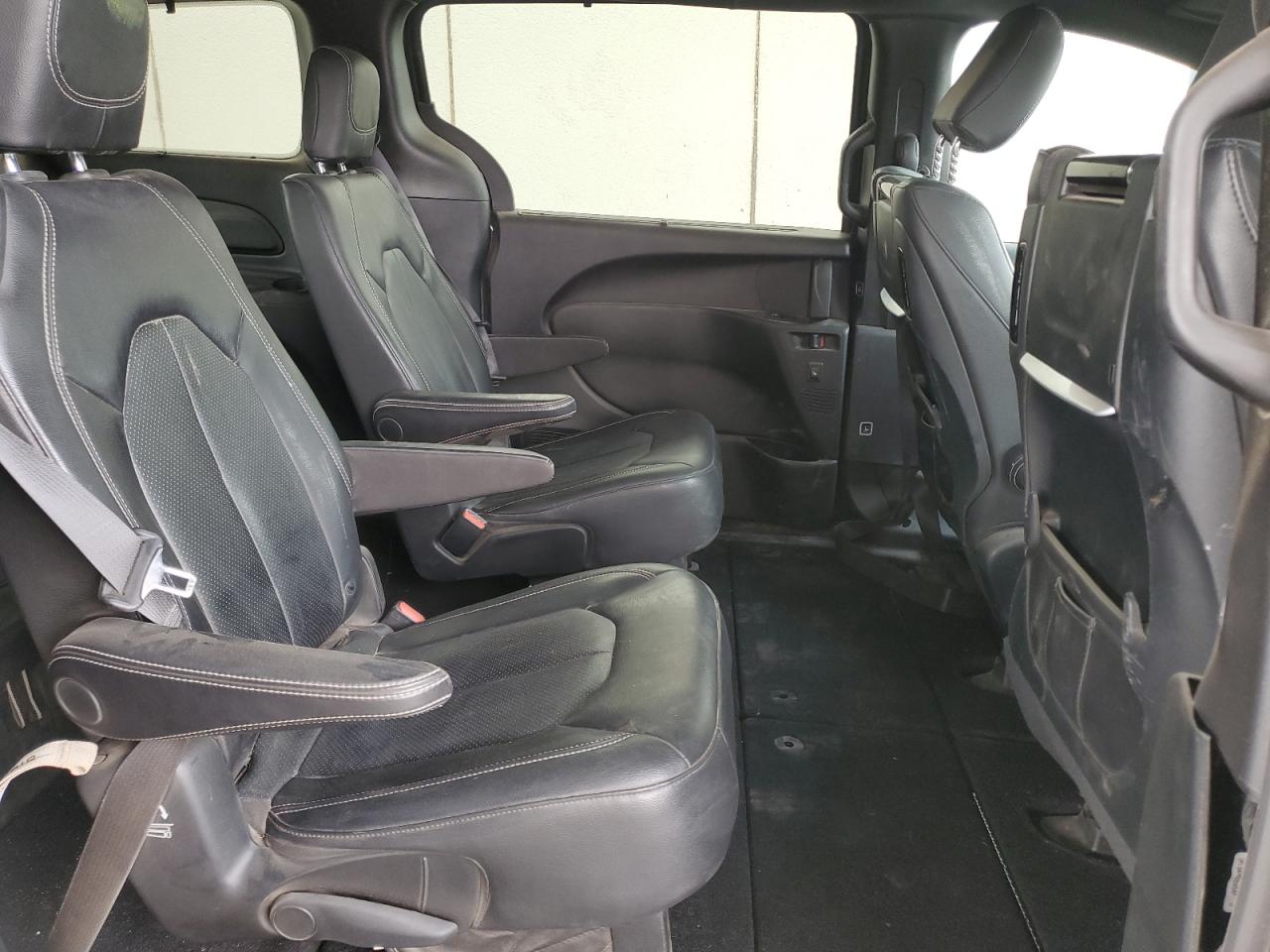 2019 Chrysler Pacifica - Image 11