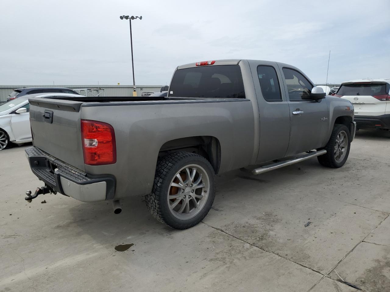 2013 Chevrolet Silverado - Image 3