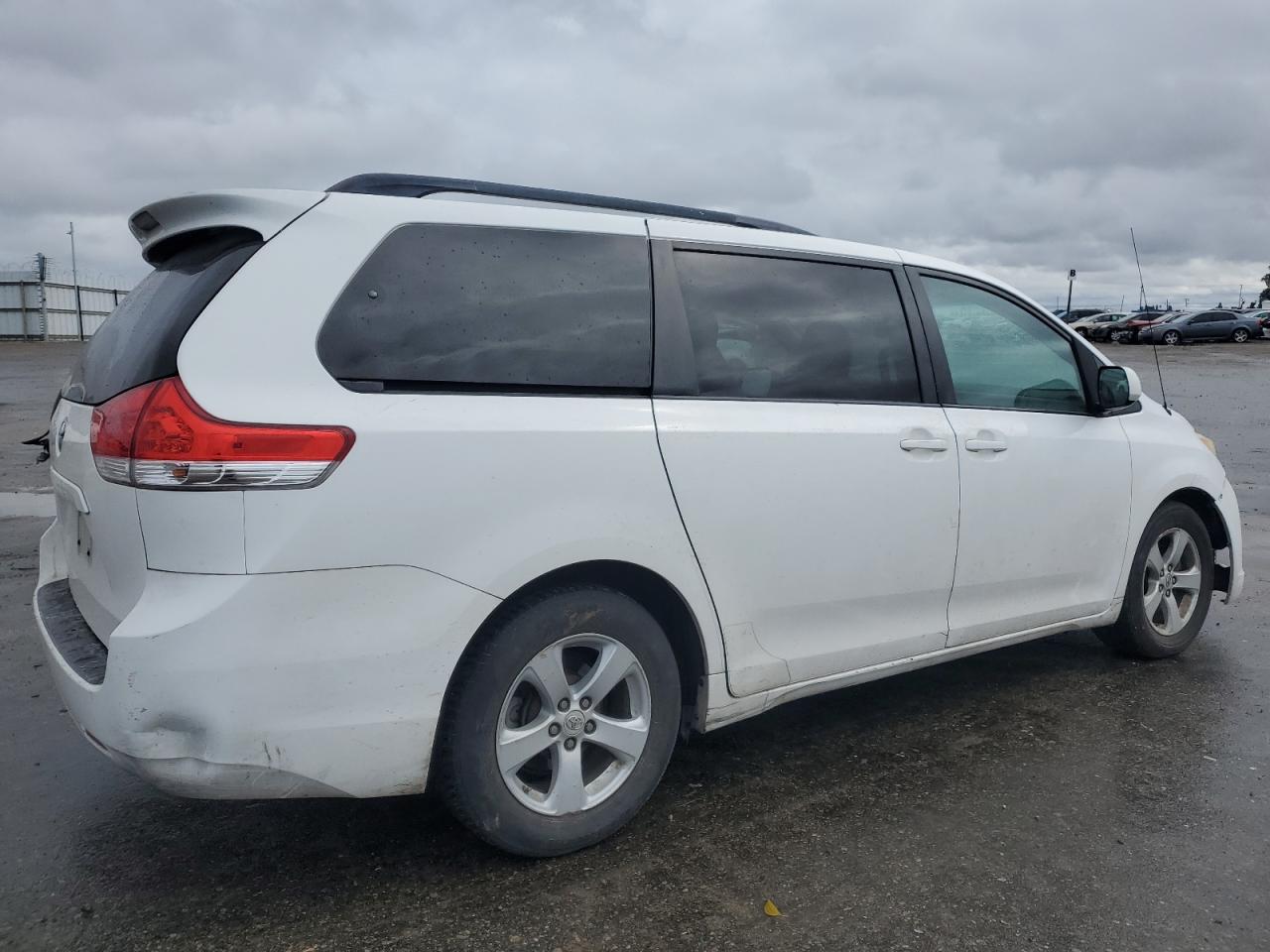 2011 Toyota Sienna - Image 3