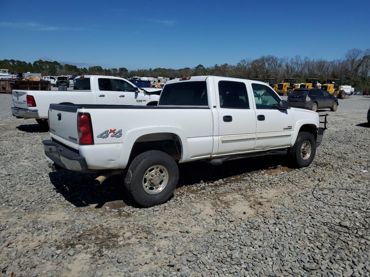 2004 Chevrolet Silverado - Image 3