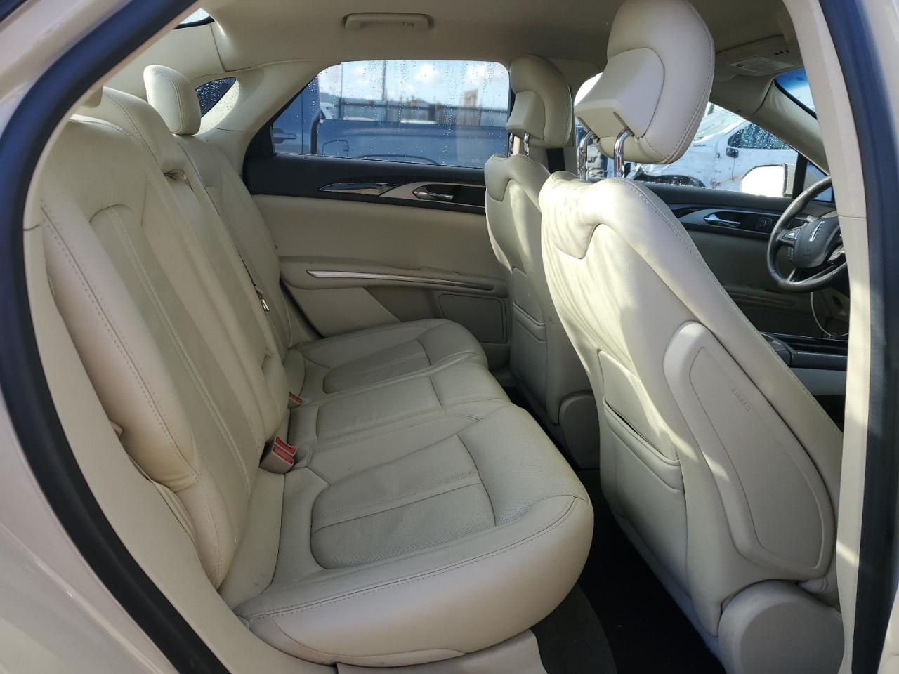 2014 Lincoln MKZ - Image 10