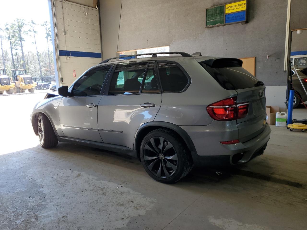 2011 BMW X5 - Image 2
