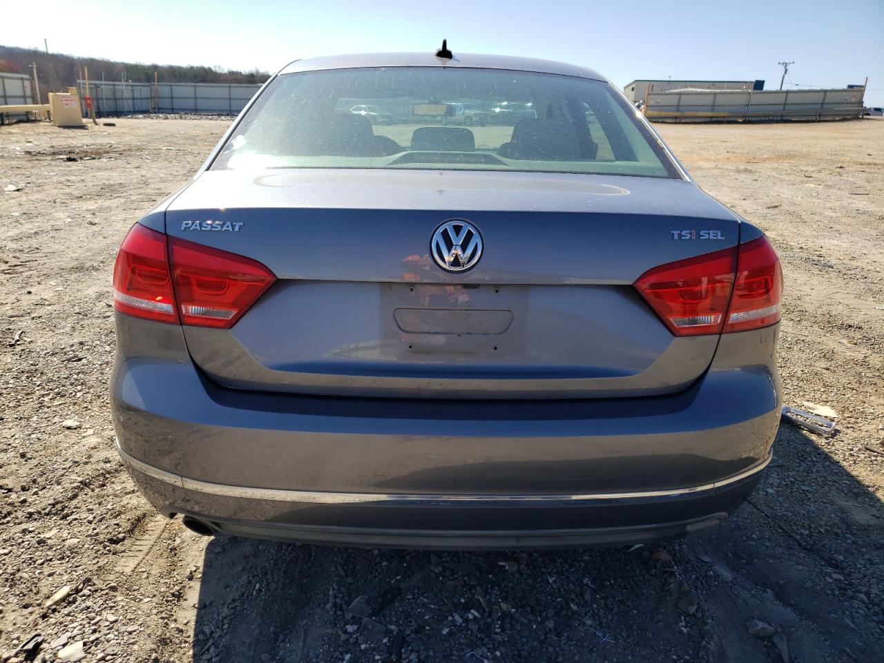 2014 Volkswagen Passat - Image 6