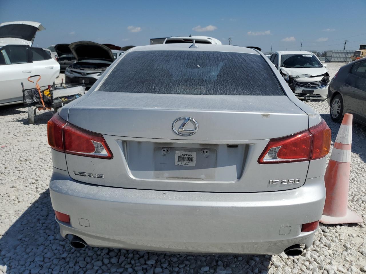 2010 Lexus IS - Image 6