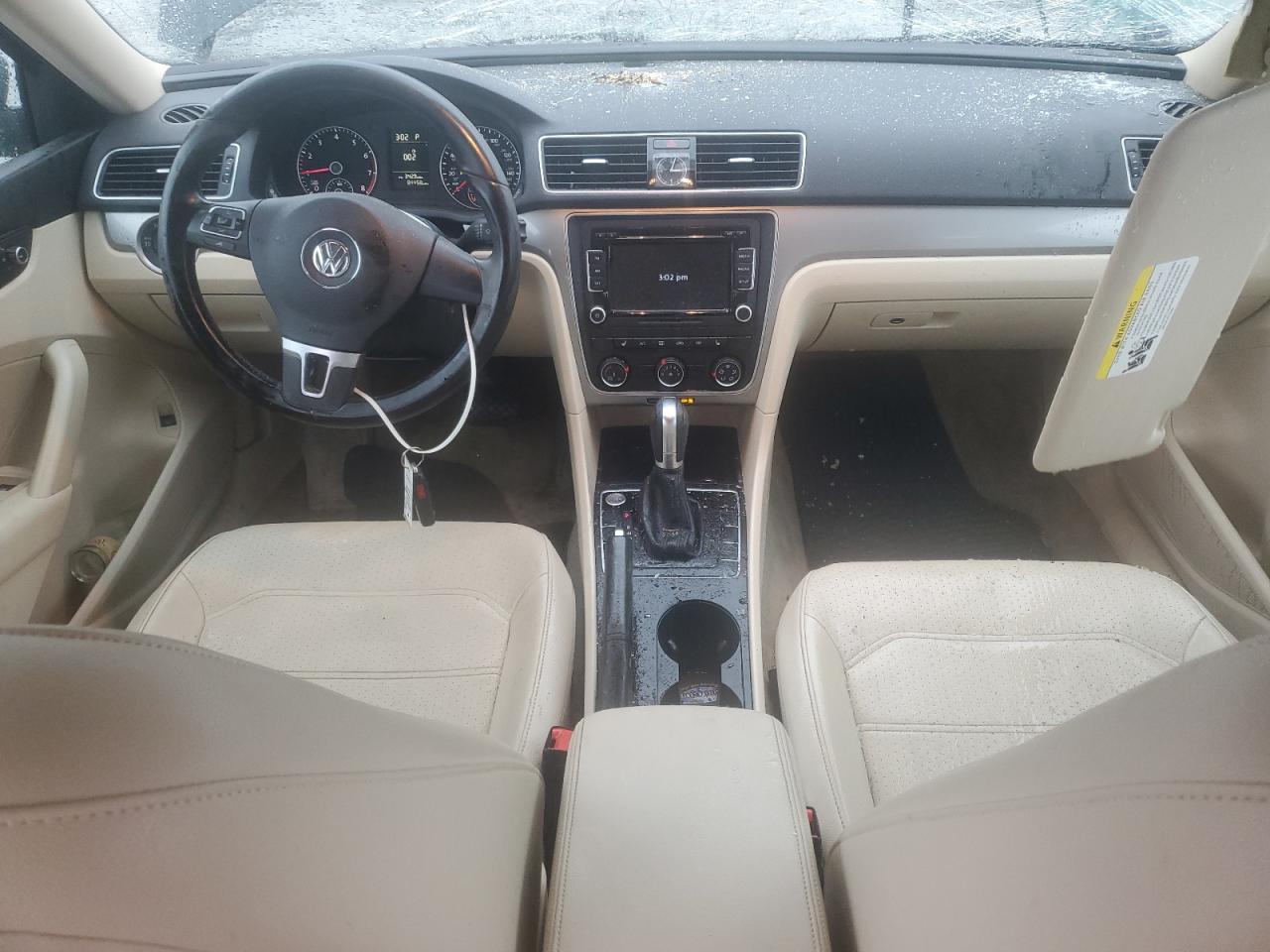 2015 Volkswagen Passat - Image 8
