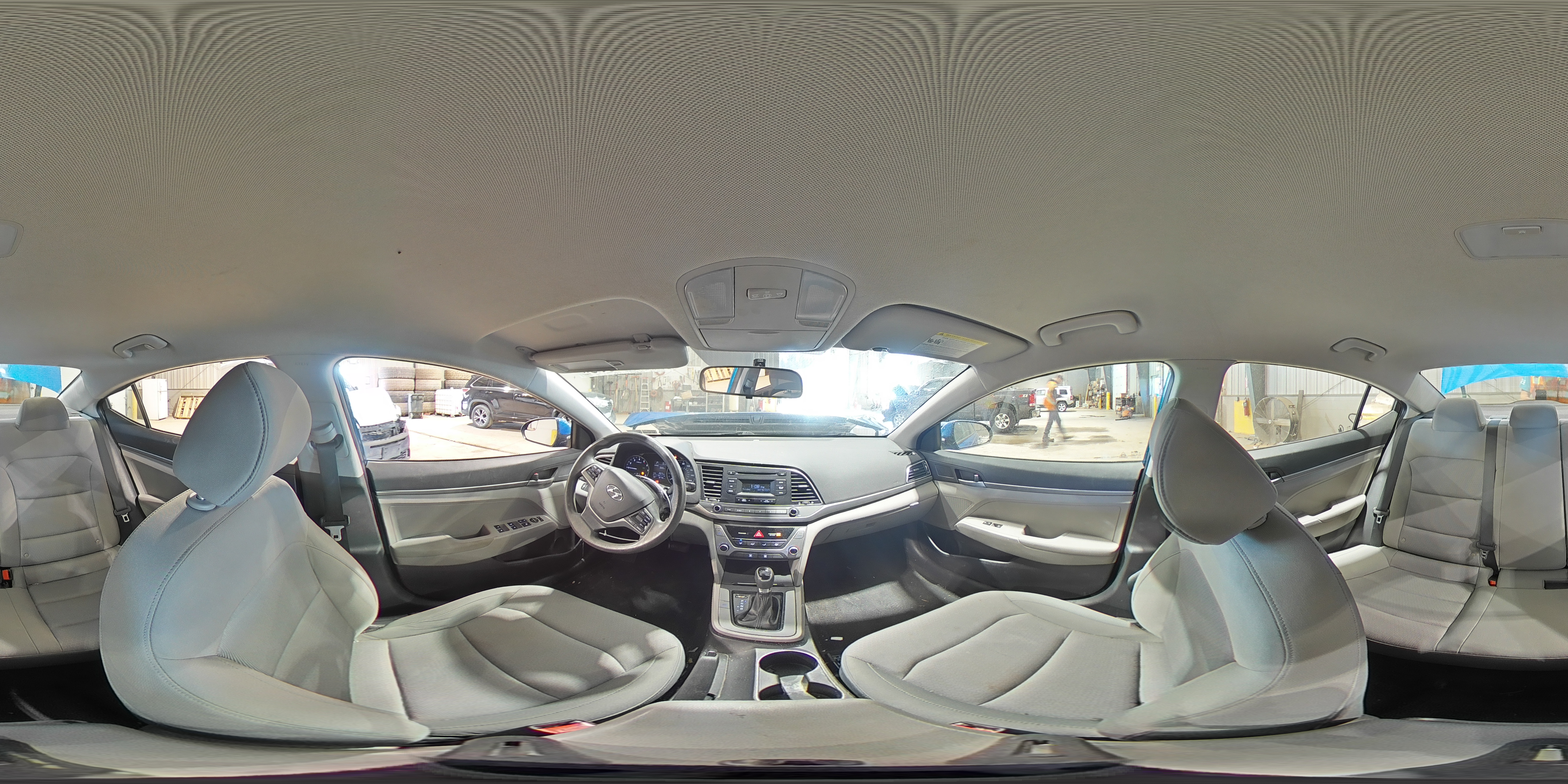 2017 Hyundai Elantra - Image 13