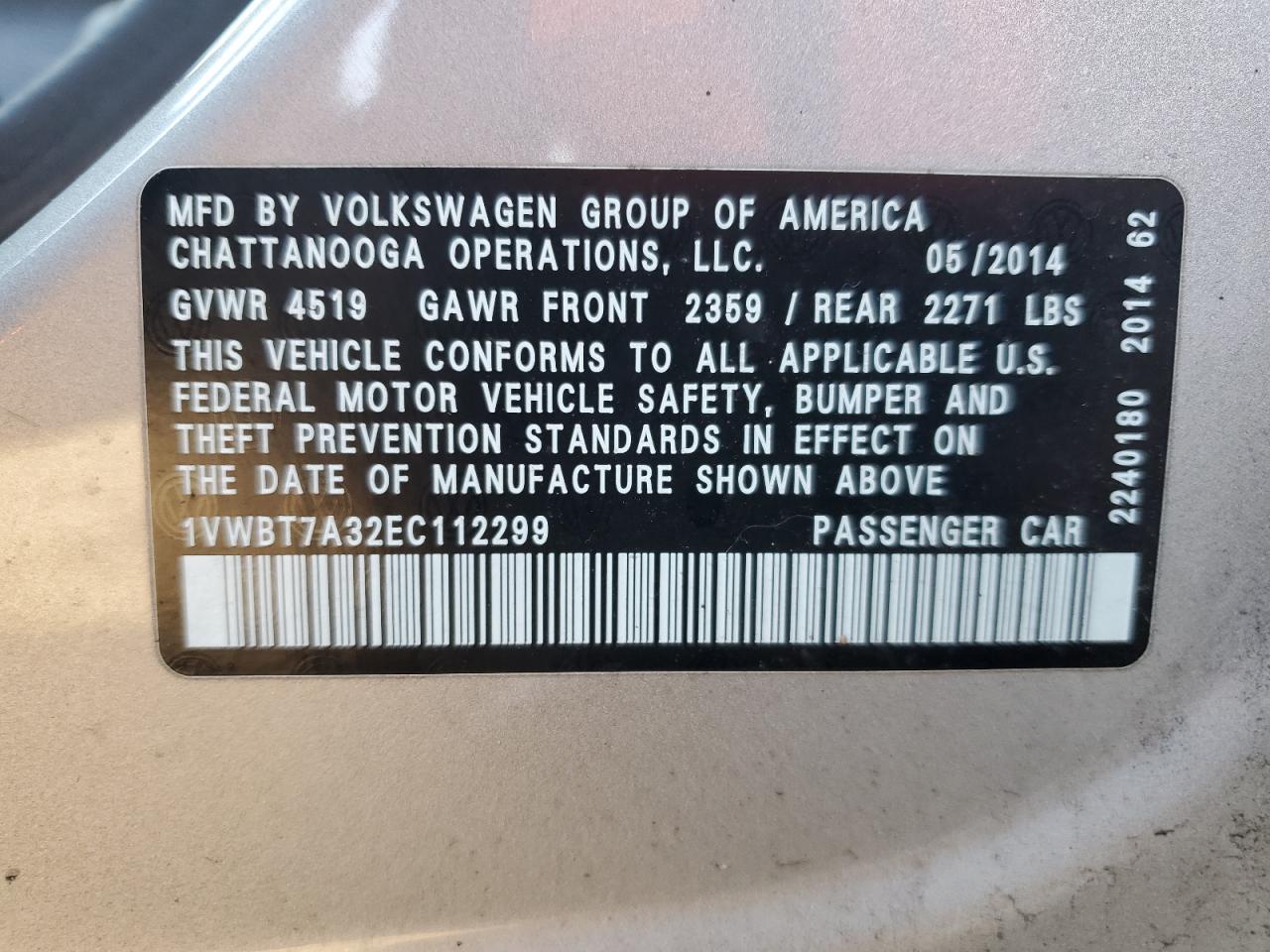 2014 Volkswagen Passat - Image 12