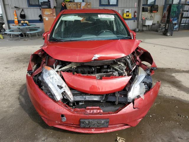  NISSAN VERSA 2015 Червоний