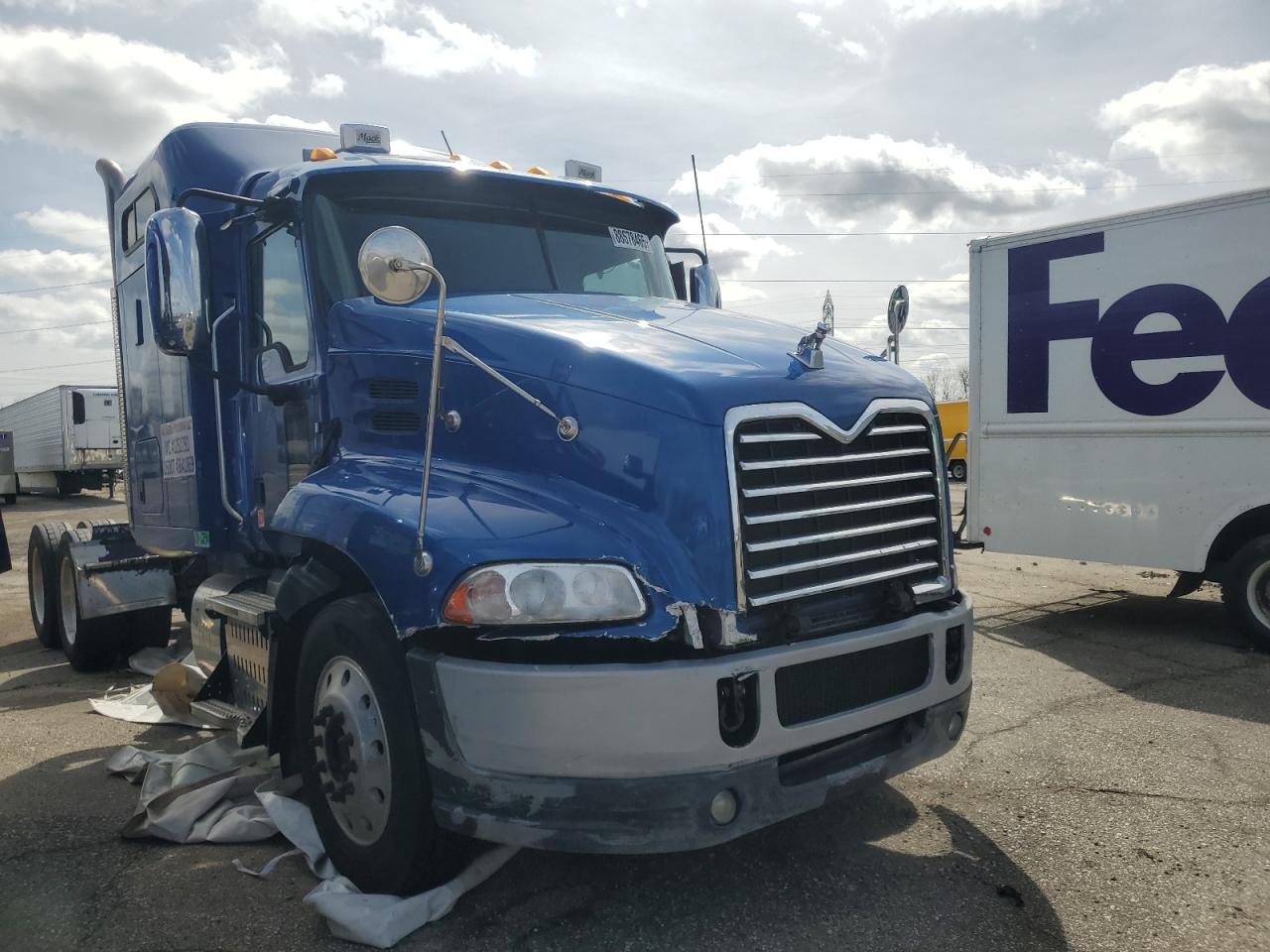 Woodhaven, MI에서 판매 중인 2015 Mack 600 Cxu600 - Front End