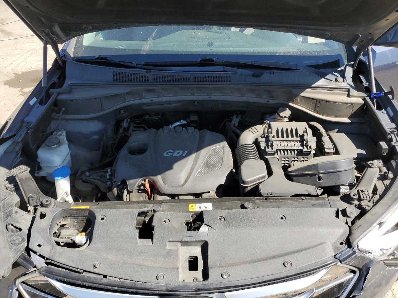 2016 Hyundai Santa Fe - Image 13