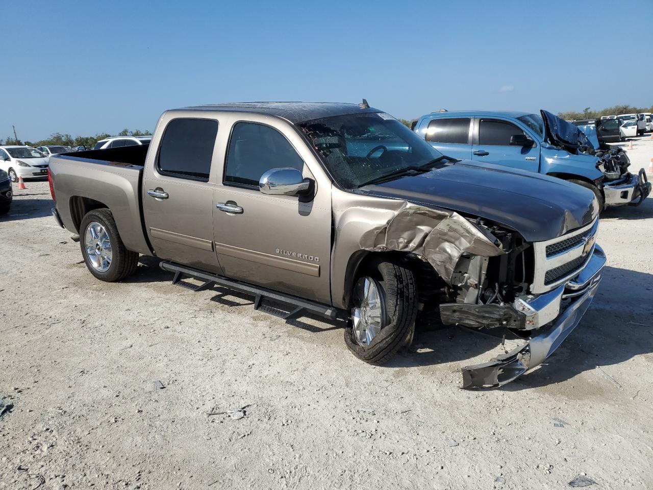 2013 Chevrolet Silverado - Image 4