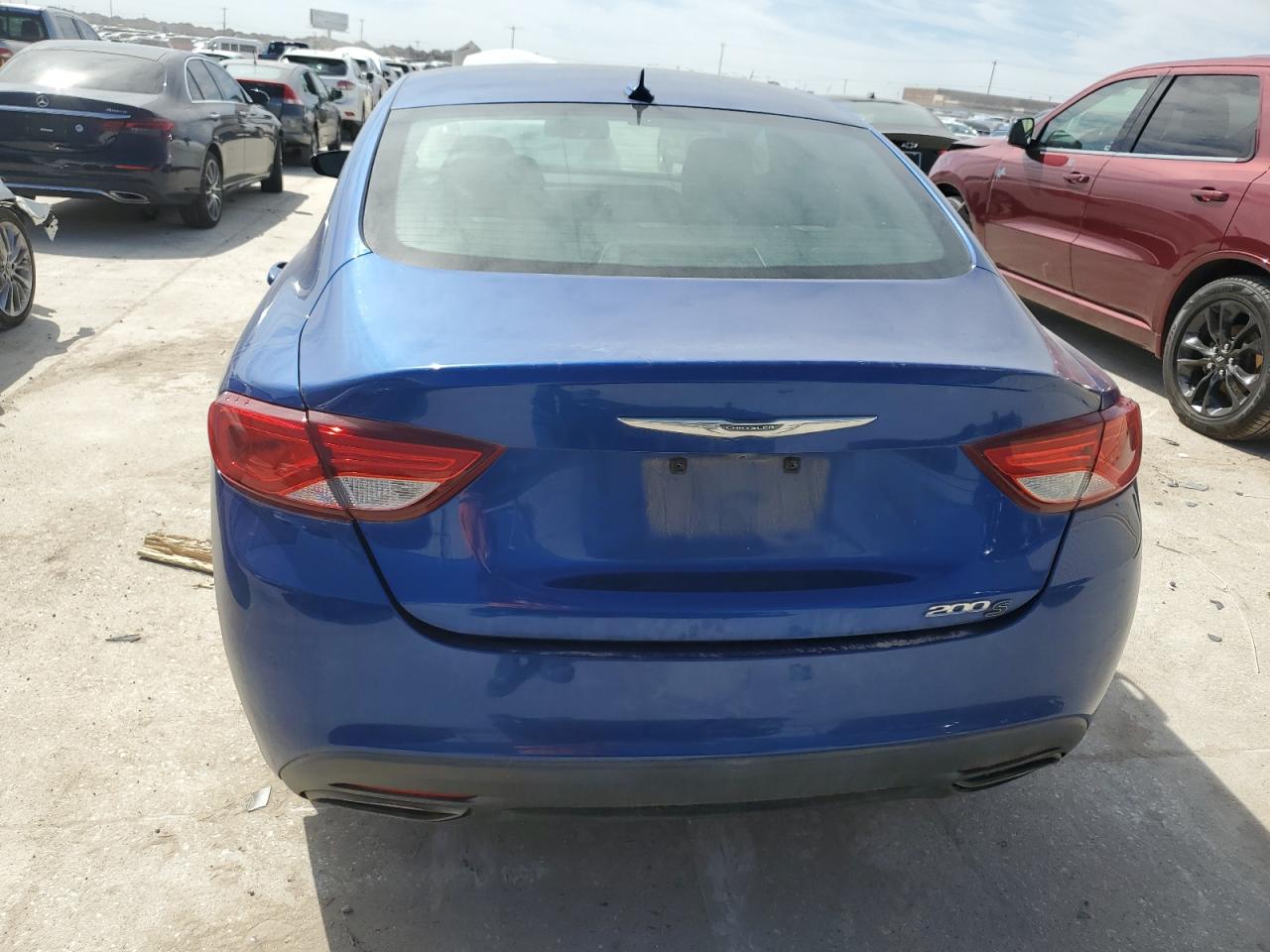 2016 Chrysler 200 - Image 6