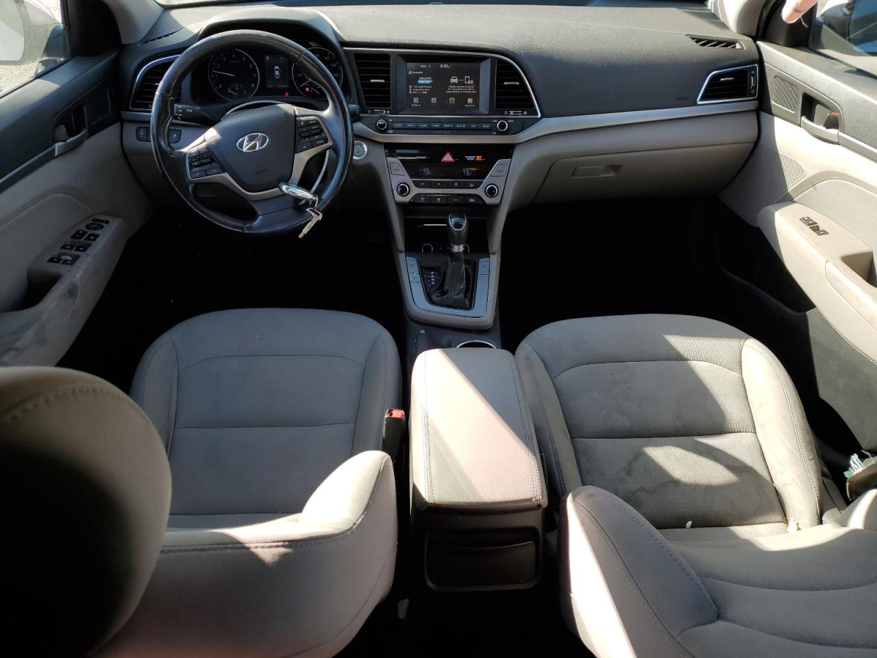 2017 Hyundai Elantra - Image 8