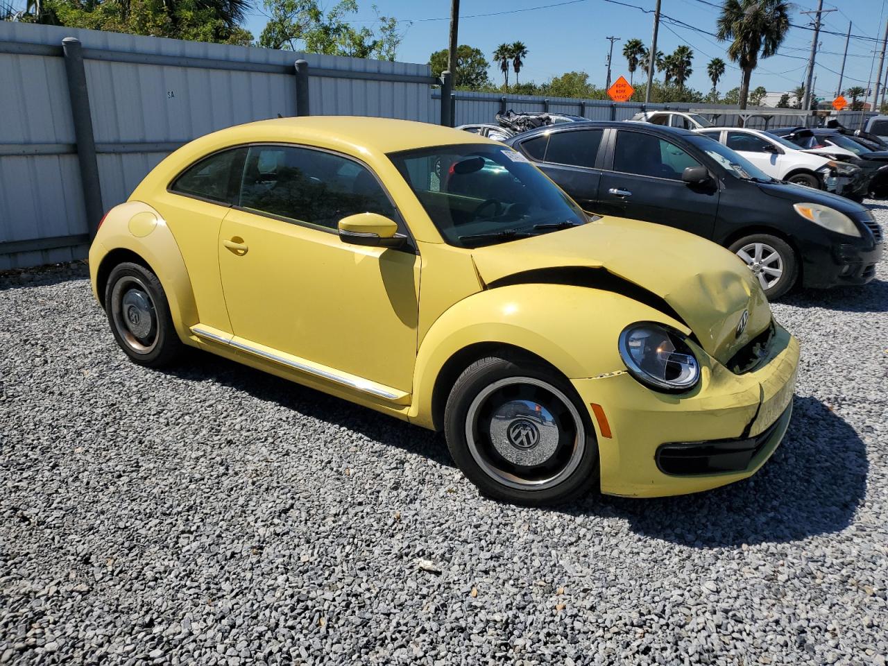 2012 Volkswagen Beetle - Image 4