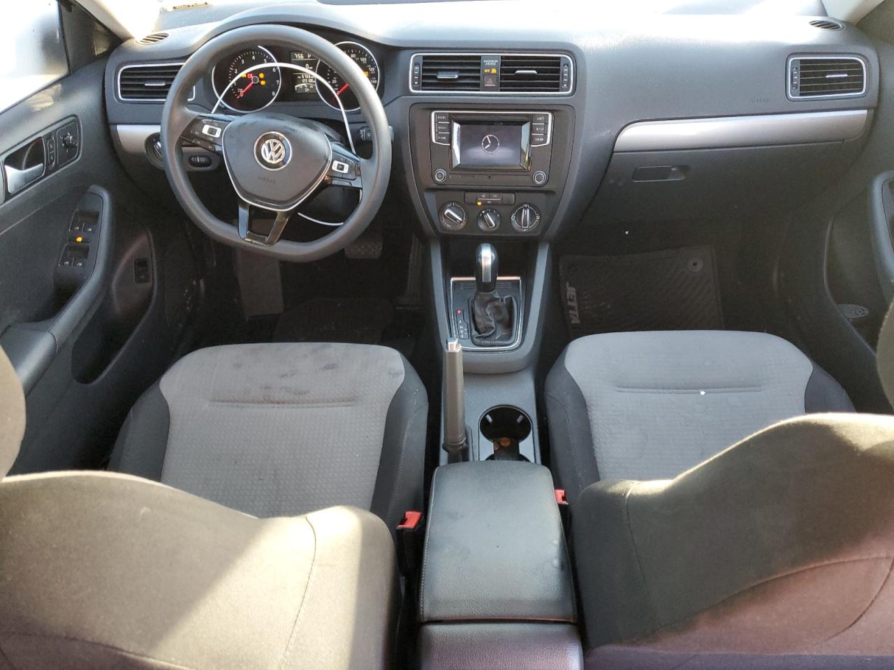 2017 Volkswagen Jetta - Image 8