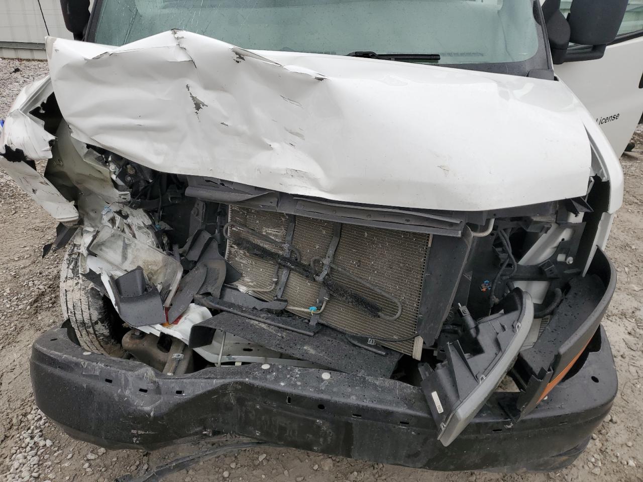 2018 GMC Savana - Image 11