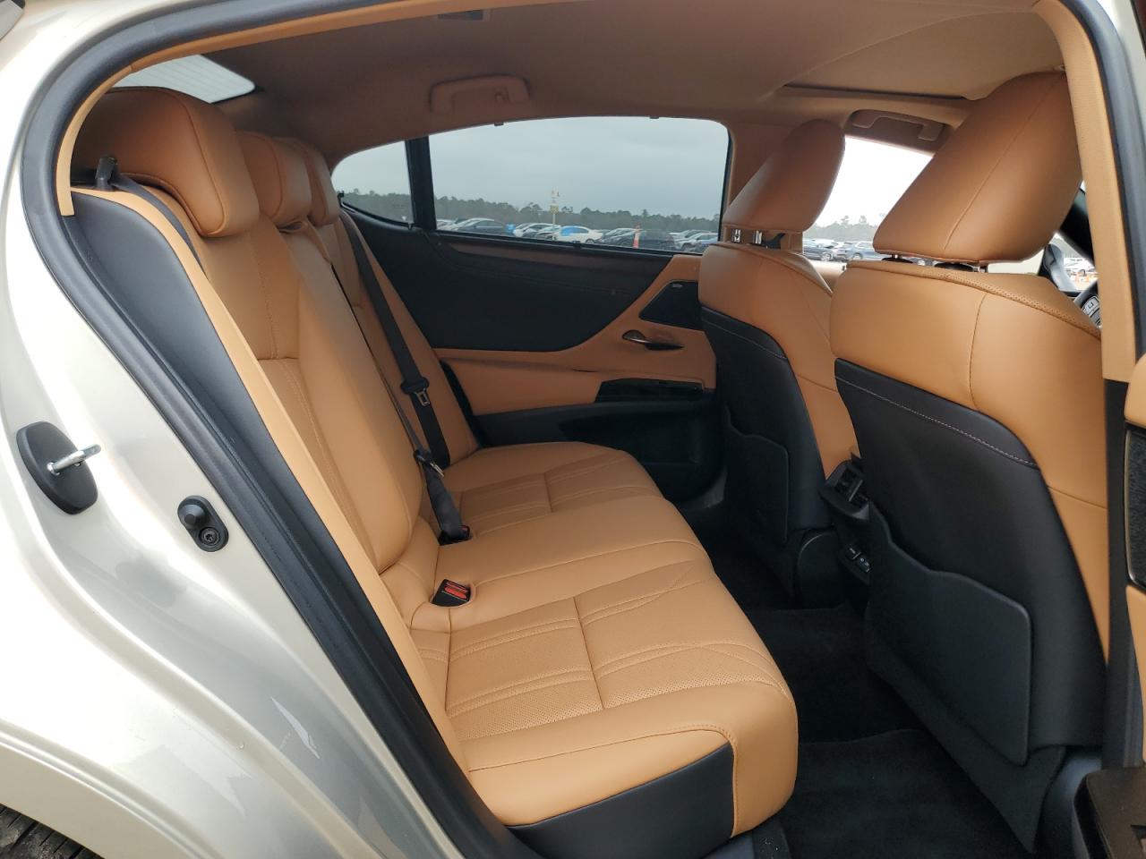 2023 Lexus ES - Image 10