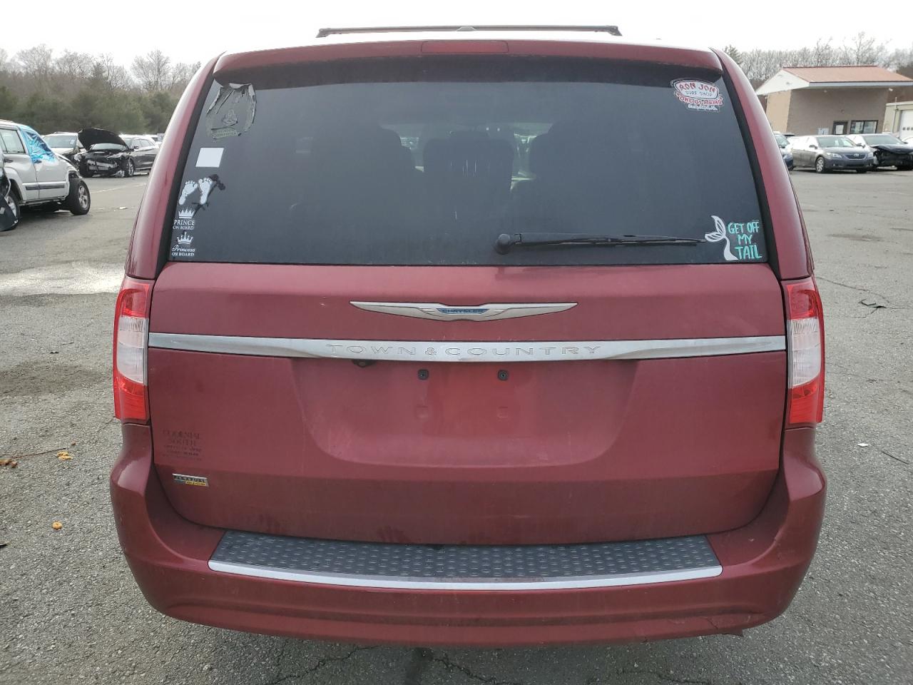 2016 Chrysler Town & Country - Image 6