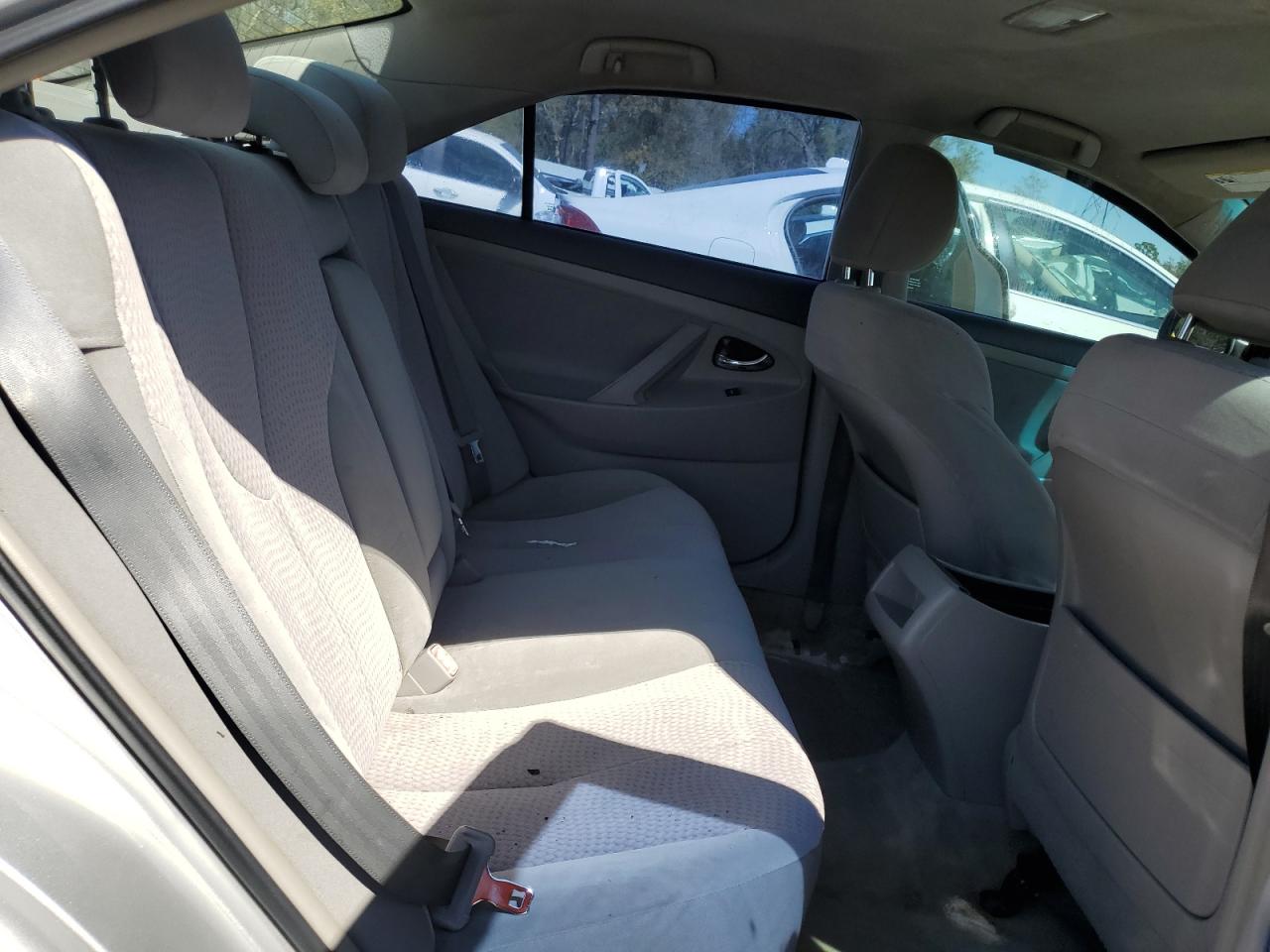 2011 Toyota Camry - Image 10
